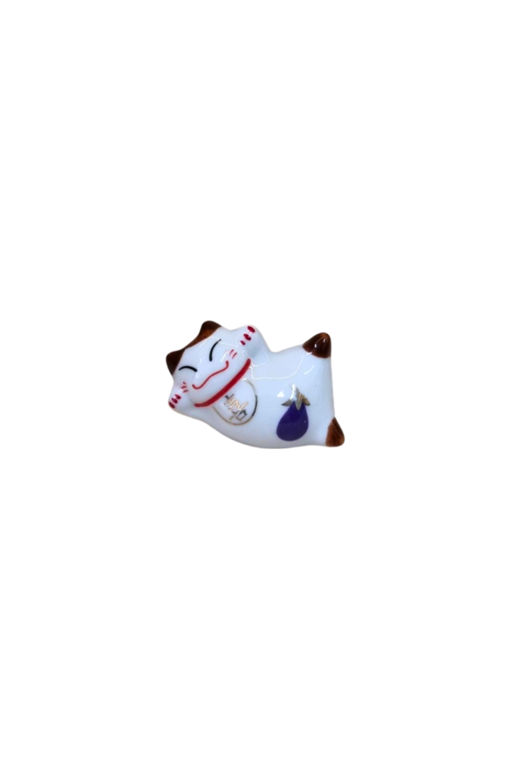 Manekineko deitado porcelana mini 1