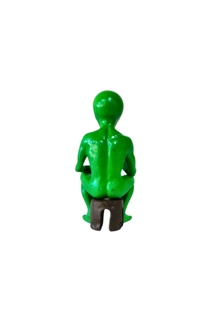 Alien sentado 3
